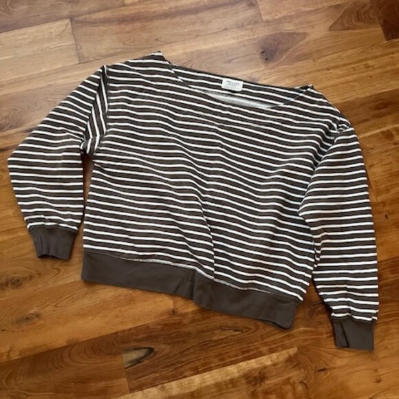 AE off the shoulder sweatshirt - Picture 2 of 3